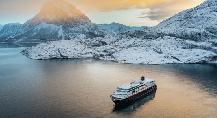 Hurtigruten Tjongsfjord Foto Espen Mills