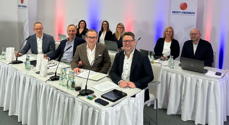 Hauptversammlung BEST RMG Reisenmanagement AG - Aufsichtsrat - Vorstände und Rechtsbeistand