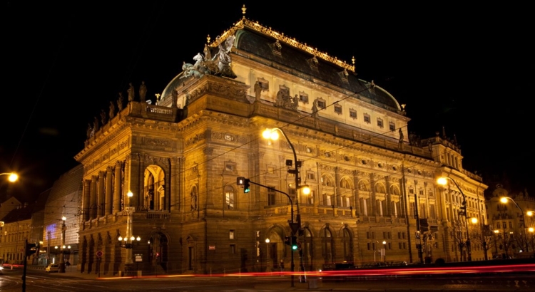 Tschechien Prag Nationaltheater Foto iStock 108 Pictures