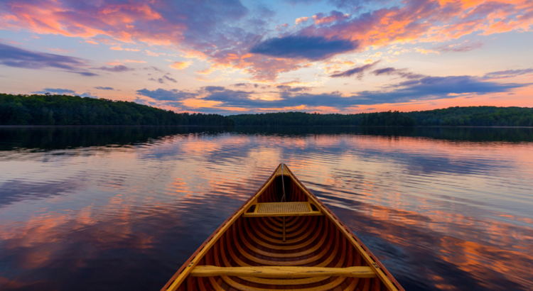 Kanada Ontario Kanu Sonnenuntergang iStock Brian Lasenby.jpg