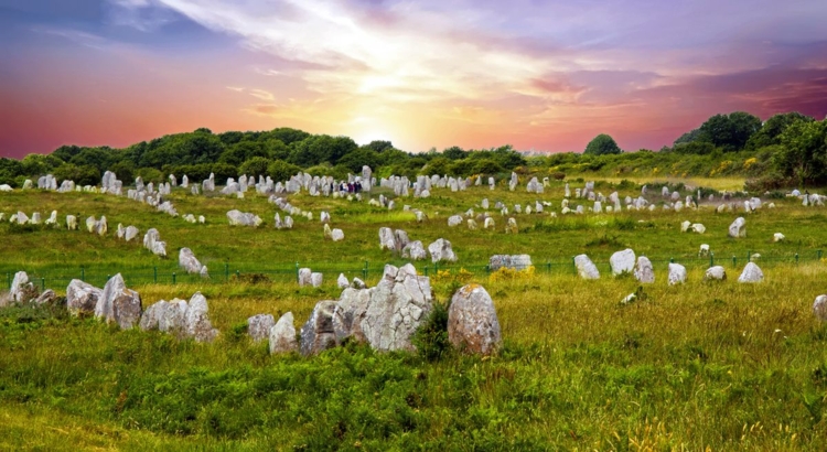 Frankreich Carnac Menec Foto iStock guy ozenne