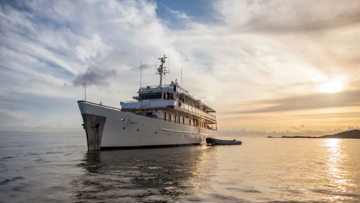 Galapagos Kreuzfahrt Grace Galapagos PRO.jpg