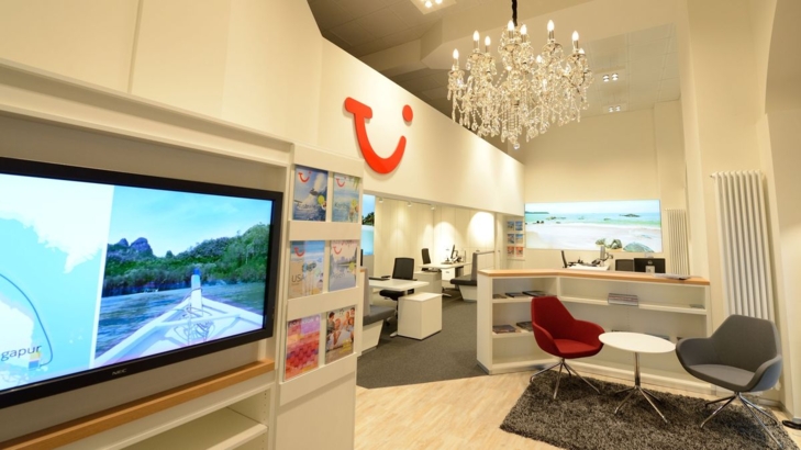 Innenansicht TUI Store in Bremen Foto TUI